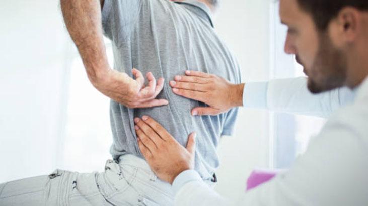 Araba sürdükçe kaskatı oluyor... Dayanılmaz sırt ağrılarına son Geriye yaslayın