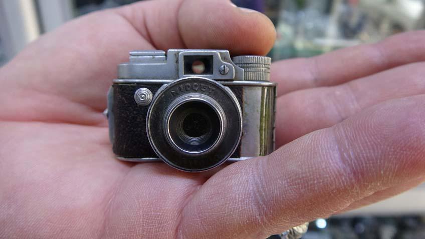 ÇAKMAĞI ANDIRIR AMA AJAN FOTOĞRAF MAKİNESİDİR