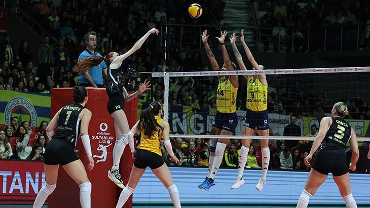 FENERBAHÇE DERBİSİNDE YILDIZLAŞTI