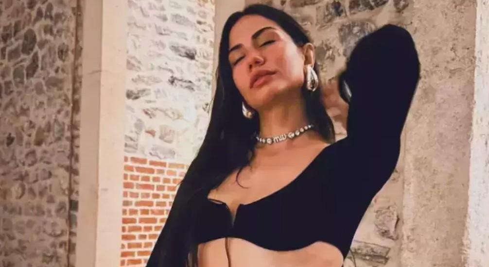 Her paylaşımı olay Demet Özdemir’den ayna karşısında poz