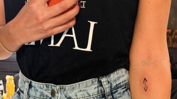 Müjde Uzman yaptırdığı dövme ile dillere düştü Bizim geçmişi unutamama seviyesi