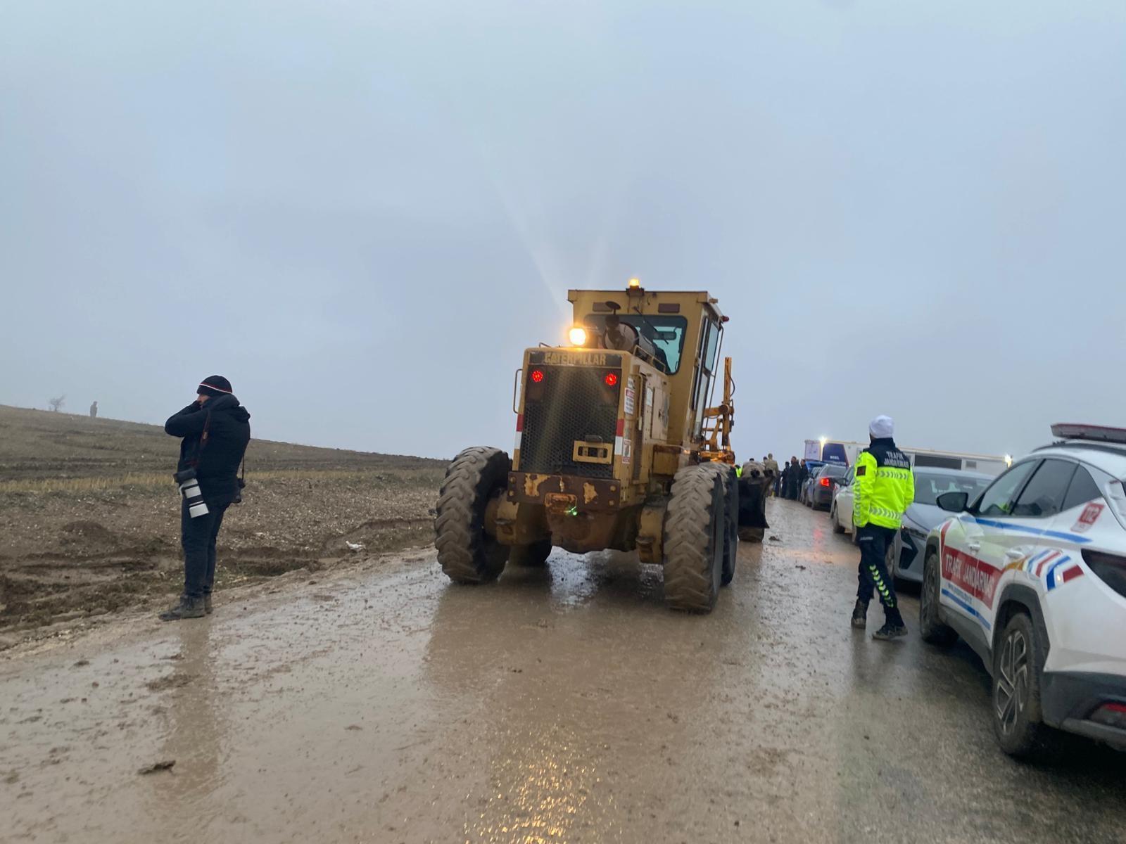Ankarada Libya heyetini taşıyan uçağın enkazına ulaşıldı Ankarada Libya heyetini taşıyan uçağın enkazına ulaşıldı