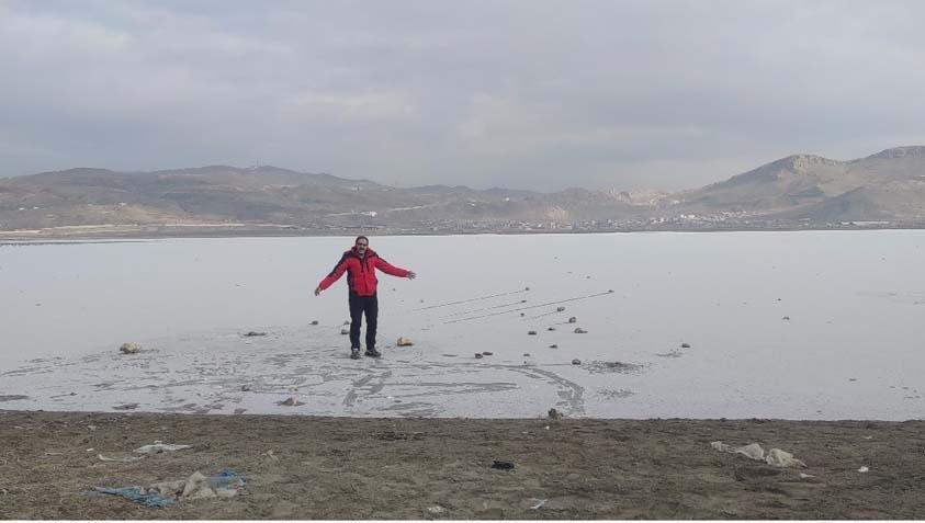 Her yer beyaza büründü Kar bir anda lapa lapa yağmaya başladı