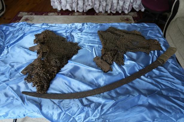 Ruslardan toprağa gömerek sakladılar 700 yıllık emanet sandıktan çıktı: Torundan toruna bırakıldı