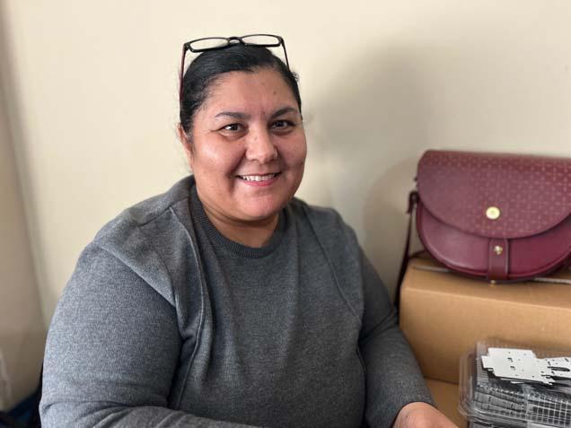 Muhtar atölye kurup kadınları işe aldı ‘Mesai saatlerini kendileri belirliyor