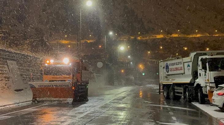 Kayseri bembeyaz Kar yağışı kentte etkisini artırdı