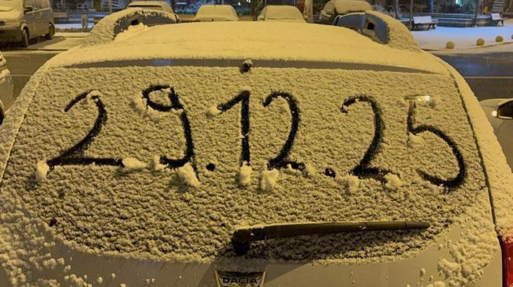 Kayseri bembeyaz Kar yağışı kentte etkisini artırdı