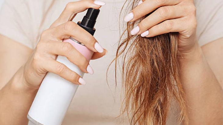 Kupkuru, kırılgan saçlarını böyle iyileştirdi Şurubu karıştırınca ışıldıyor