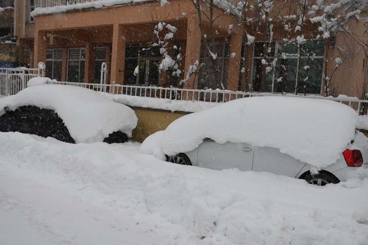 Tam 3 gün sürdü Kar 1 metreyi aştı: Bir kent yok oldu