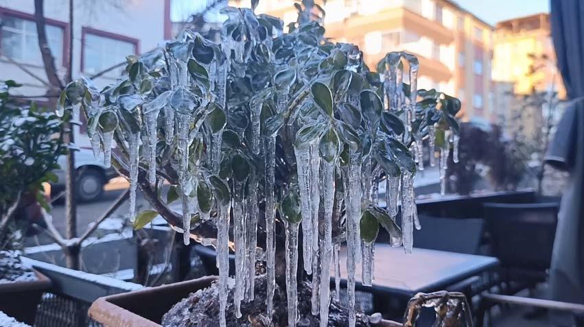 Tam 3 gün sürdü Kar 1 metreyi aştı: Bir kent yok oldu