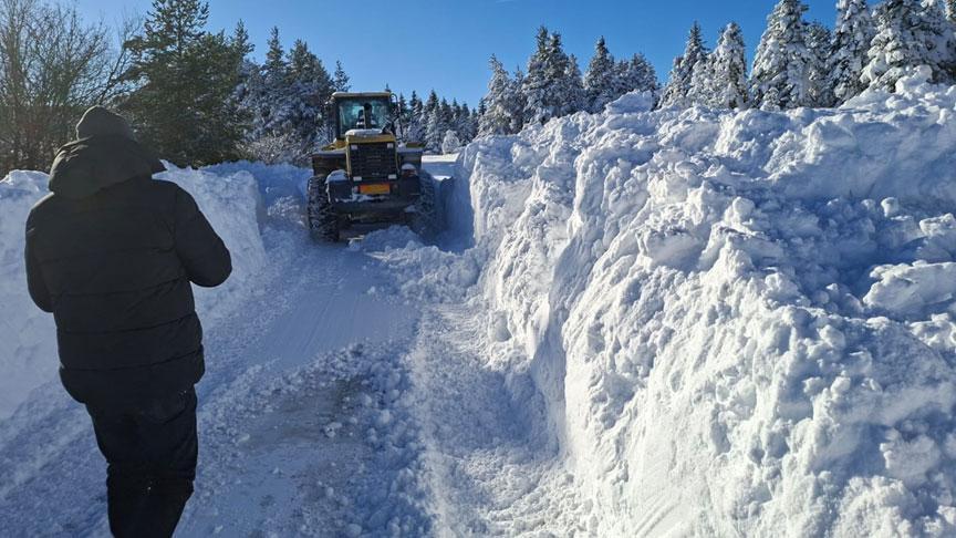 KASTAMONUDA KAR KALINLIĞI 2 METREYE YAKLAŞTI