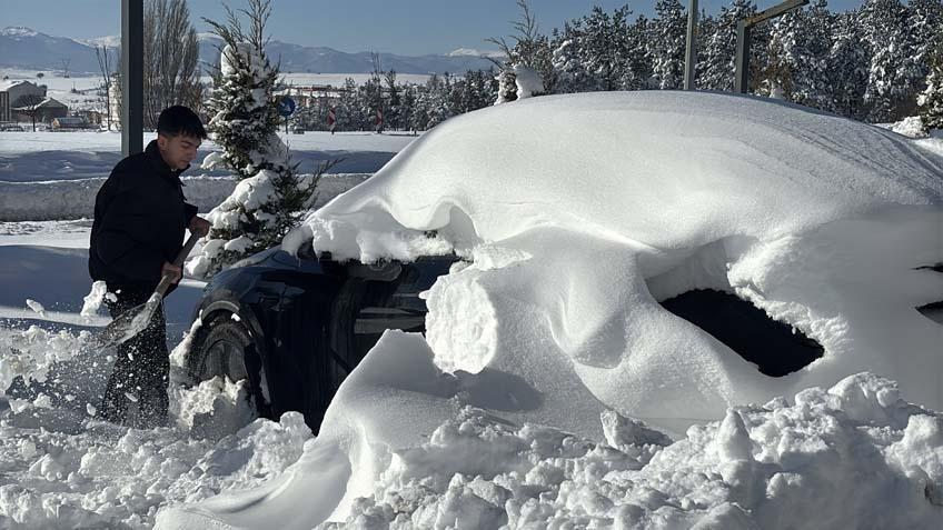 Tam 3 gün sürdü Kar 1 metreyi aştı: Bir kent yok oldu