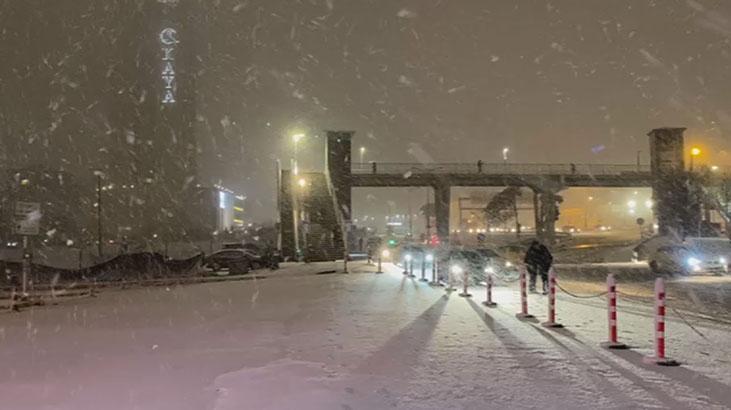 İstanbulda kar yağışı etkili oldu