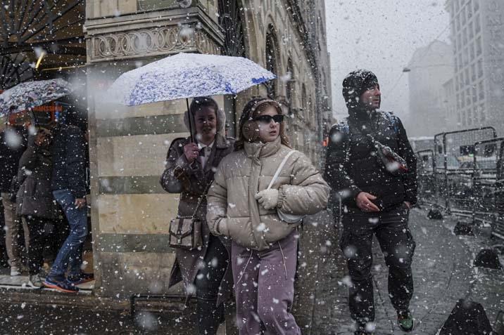 İstanbulda yeni yıla beyaz başlangıç İlk kar manzaraları geldi