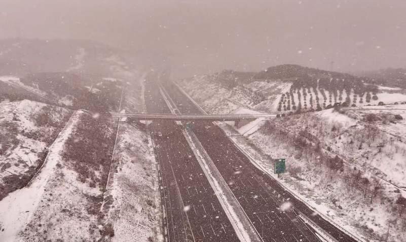İstanbulda yeni yıla beyaz başlangıç İlk kar manzaraları geldi