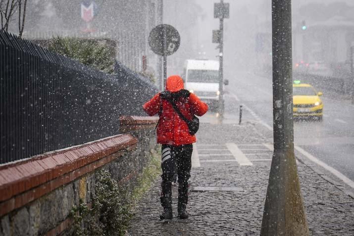 İstanbulda yeni yıla beyaz başlangıç İlk kar manzaraları geldi