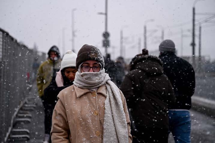 İstanbulda yeni yıla beyaz başlangıç İlk kar manzaraları geldi