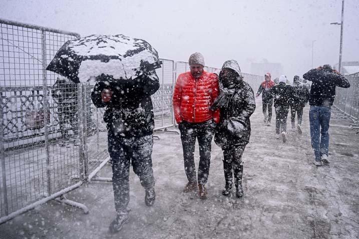 İstanbulda yeni yıla beyaz başlangıç İlk kar manzaraları geldi