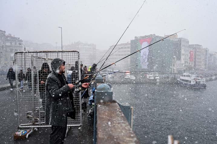 İstanbulda yeni yıla beyaz başlangıç İlk kar manzaraları geldi