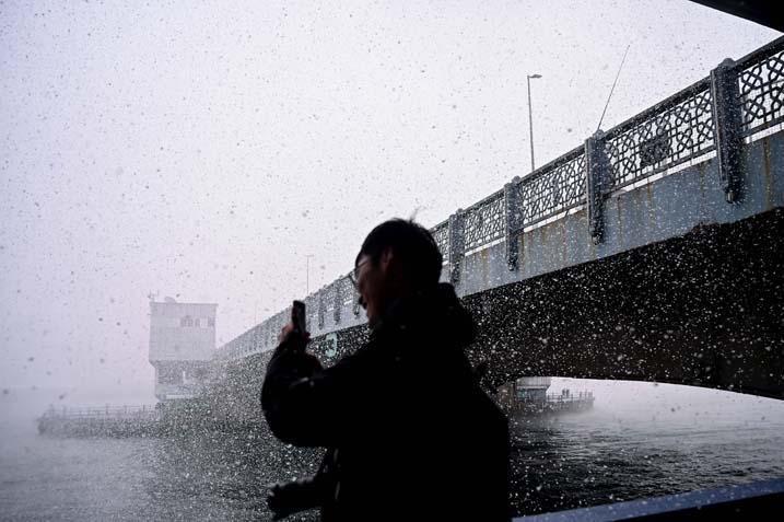 İstanbulda yeni yıla beyaz başlangıç İlk kar manzaraları geldi