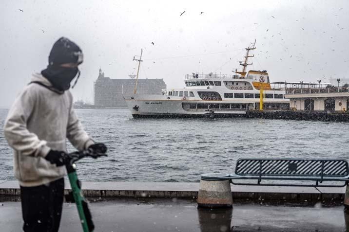 İstanbulda yeni yıla beyaz başlangıç İlk kar manzaraları geldi