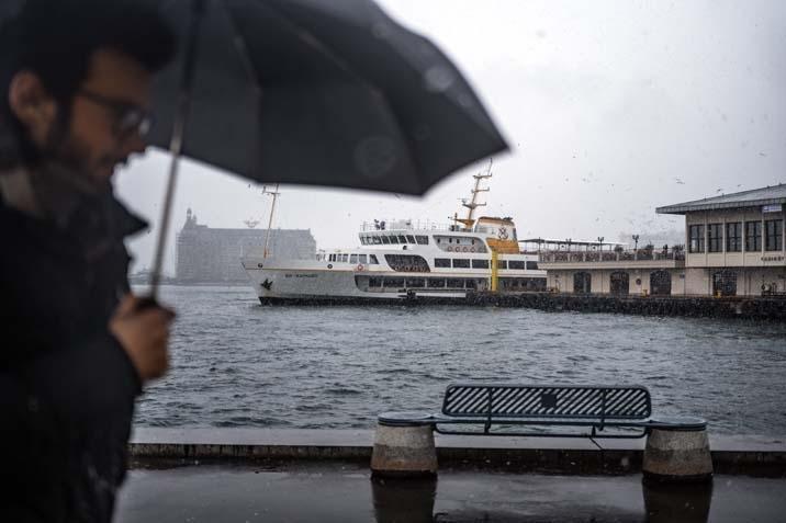 İstanbulda yeni yıla beyaz başlangıç İlk kar manzaraları geldi