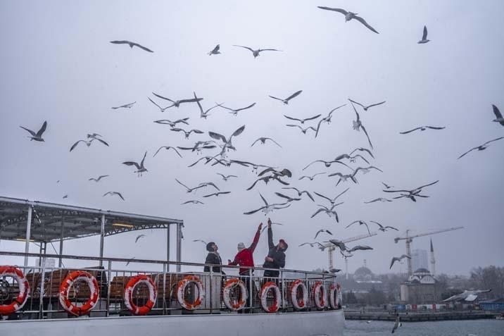 İstanbulda yeni yıla beyaz başlangıç İlk kar manzaraları geldi