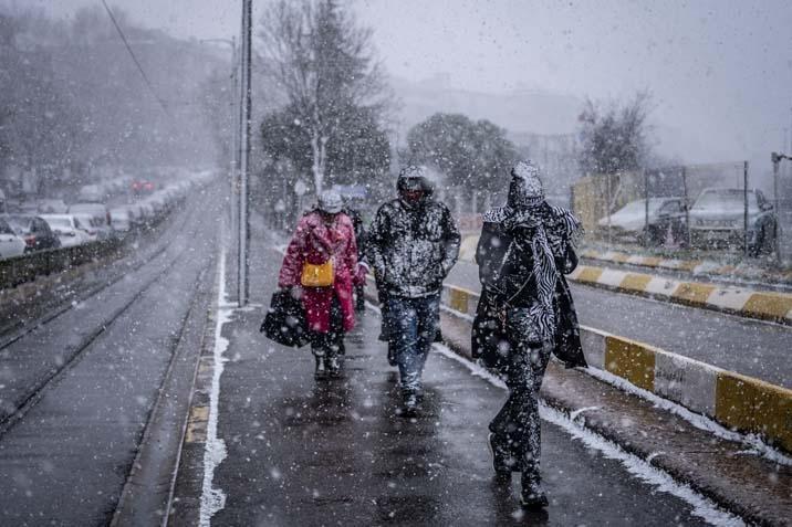 İstanbulda yeni yıla beyaz başlangıç İlk kar manzaraları geldi
