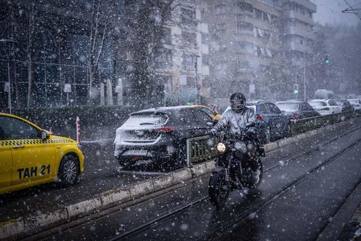 İstanbulda yeni yıla beyaz başlangıç İlk kar manzaraları geldi