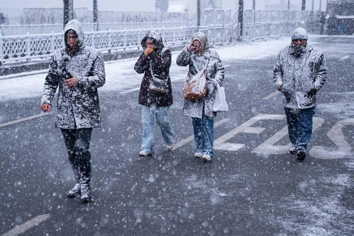 İstanbulda yeni yıla beyaz başlangıç İlk kar manzaraları geldi