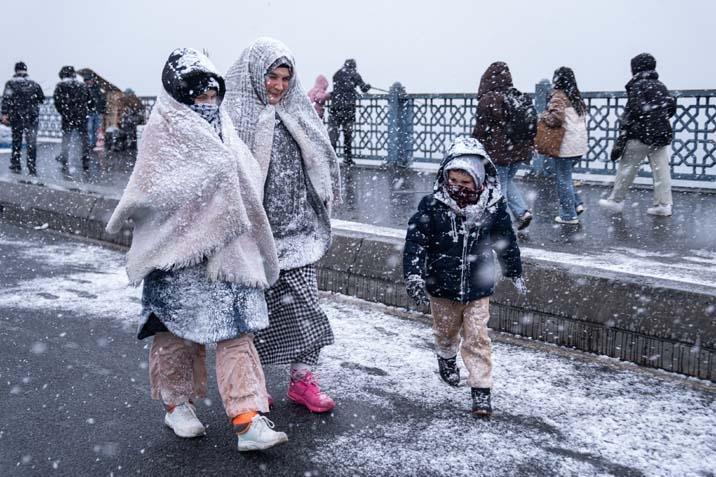 İstanbulda yeni yıla beyaz başlangıç İlk kar manzaraları geldi