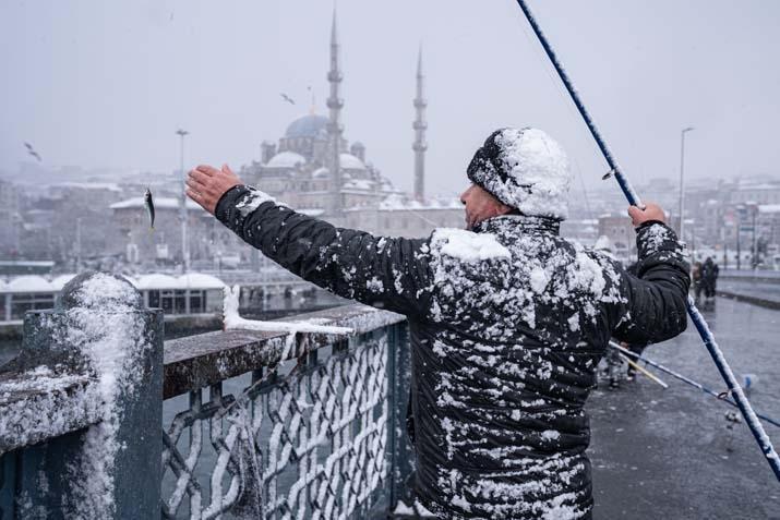 İstanbulda yeni yıla beyaz başlangıç İlk kar manzaraları geldi