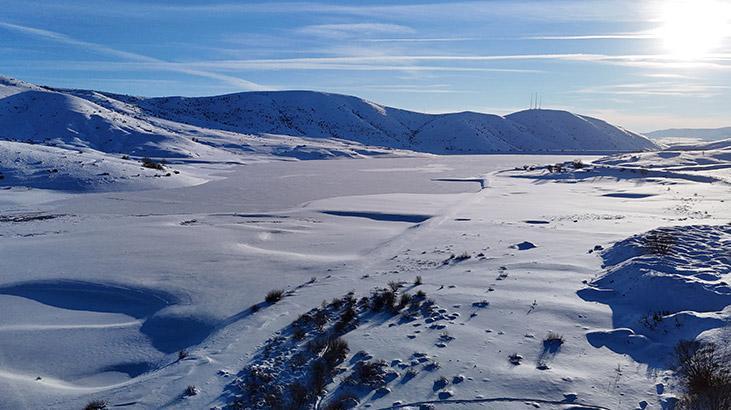 Yıldız Göleti tamamen dondu