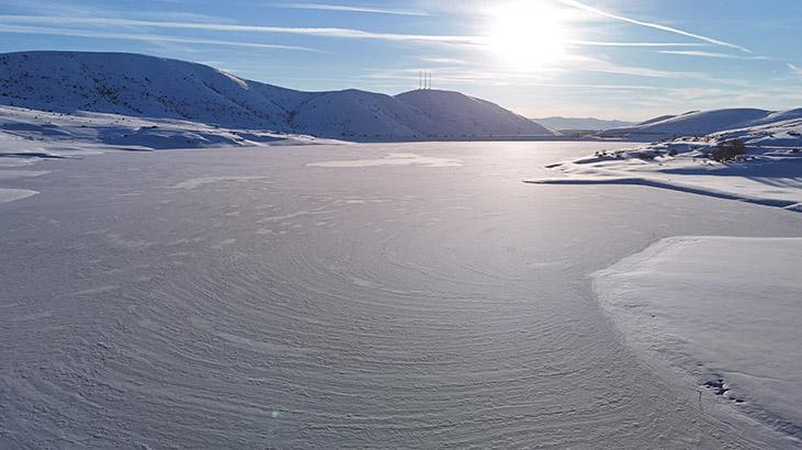 Yıldız Göleti tamamen dondu
