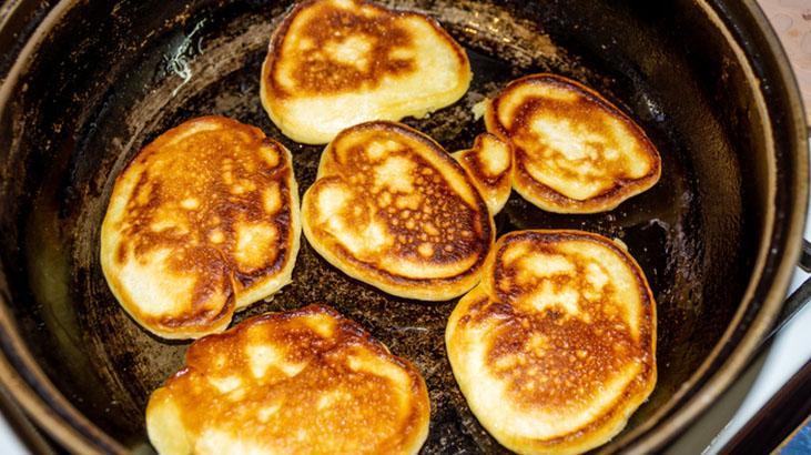 Krepten olur mu demeyin: Yufkasız börek sevenler yaşadı Tavada şipşak pişiyor, nefis Krepten olur mu demeyin: Yufkasız börek sevenler yaşadı Tavada şipşak pişiyor, nefis