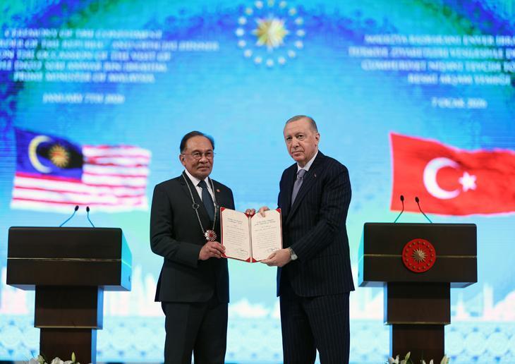 Cumhurbaşkanı Erdoğan, Malezya Başbakanı İbrahime Cumhuriyet Nişanı tevcih etti