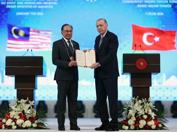 Cumhurbaşkanı Erdoğan, Malezya Başbakanı İbrahime Cumhuriyet Nişanı tevcih etti