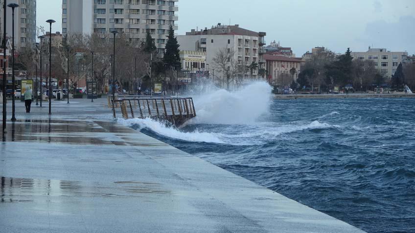 BOĞAZ HATTINDAKİ FERİBOT SEFERLERİ YENİDEN BAŞLADI