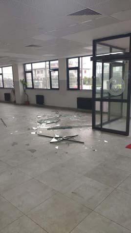 OKULDA CAM KIRILDI, ÖĞRENCİLER YARALANDI