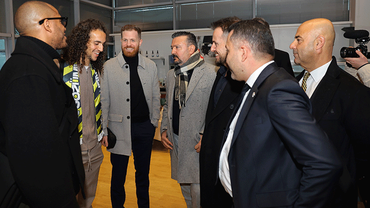 Fenerbahçenin yeni transferi Matteo Guendouzi formayı giydi