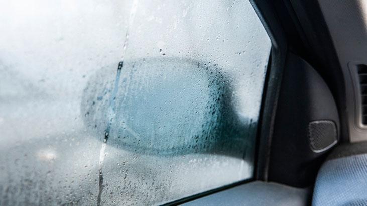 Ne silecek ne bez... Arabanın camına sürün, buğu çilesini bitiriyor