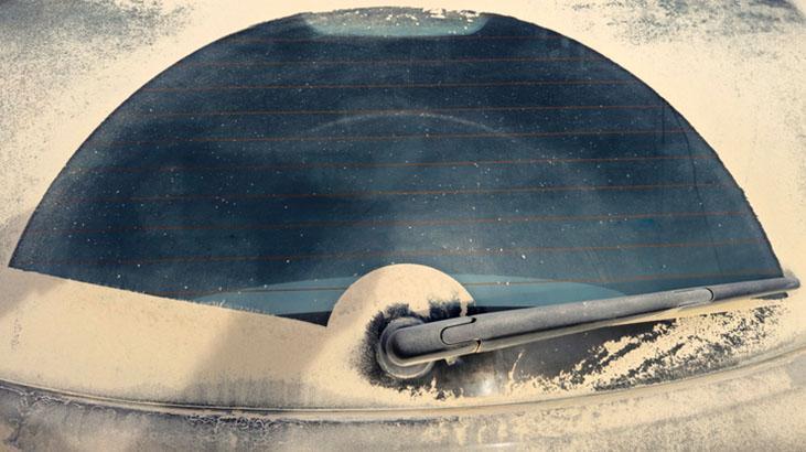 Ne silecek ne bez... Arabanın camına sürün, buğu çilesini bitiriyor