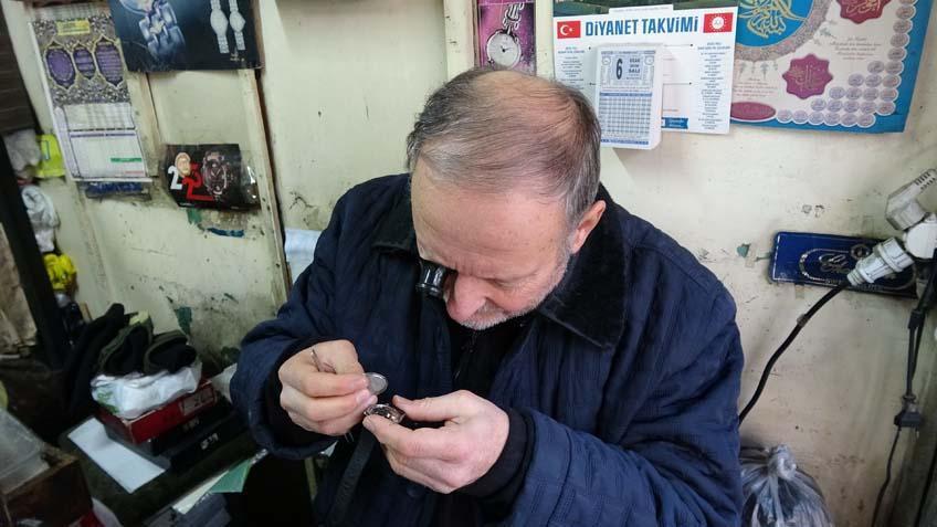 ESKİ DÖNEMLERDE SAATÇİLİK ÇOK GÜZEL BİR MESLEKTİ