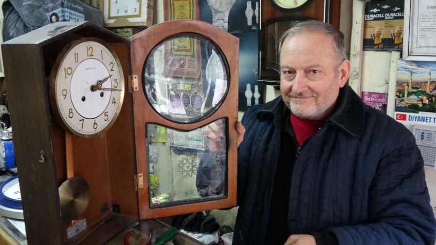 Çırak olarak başladı, 50 yıldır bu işi yapıyor ‘Telefonlar çıktı meslek cazibesini kaybetti, kimse çalışmıyor’