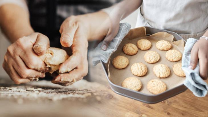 AĞIZDA DAĞILAN TAHİNLİ KURABİYE NASIL YAPILIR