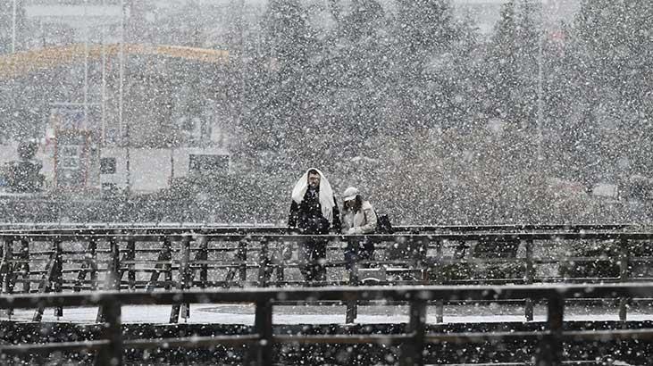 Ankara 12 Ocak Pazartesi okullar tatil edildi mi Ankara Valiliğinden kar tatili açıklaması geldi mi