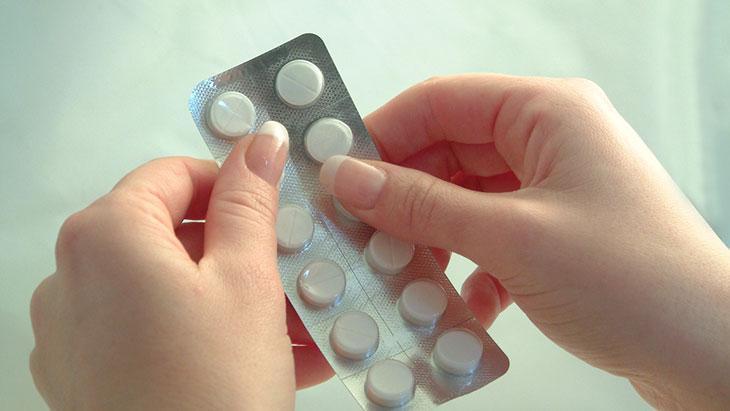 Aşırı ilaç kullanımı baş ağrısına yol açabilir