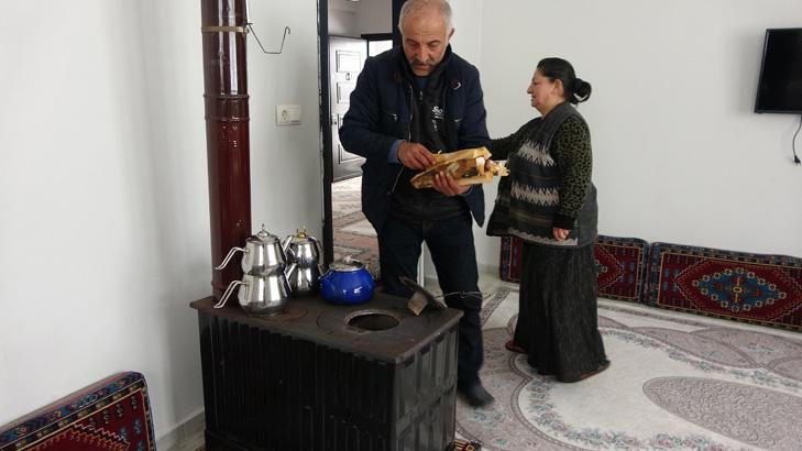 2 bin kişi evleri boşaltıp gitti, geride bir aile kaldı İşte tek evin sırrı