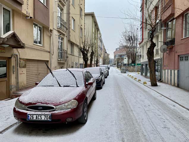Kar kalınlığı 2 metreyi aştı 15 yıldır böyle bir kar yağışı da görmemiştik
