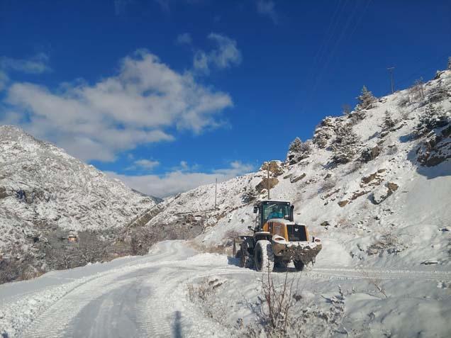 Kar kalınlığı 2 metreyi aştı 15 yıldır böyle bir kar yağışı da görmemiştik